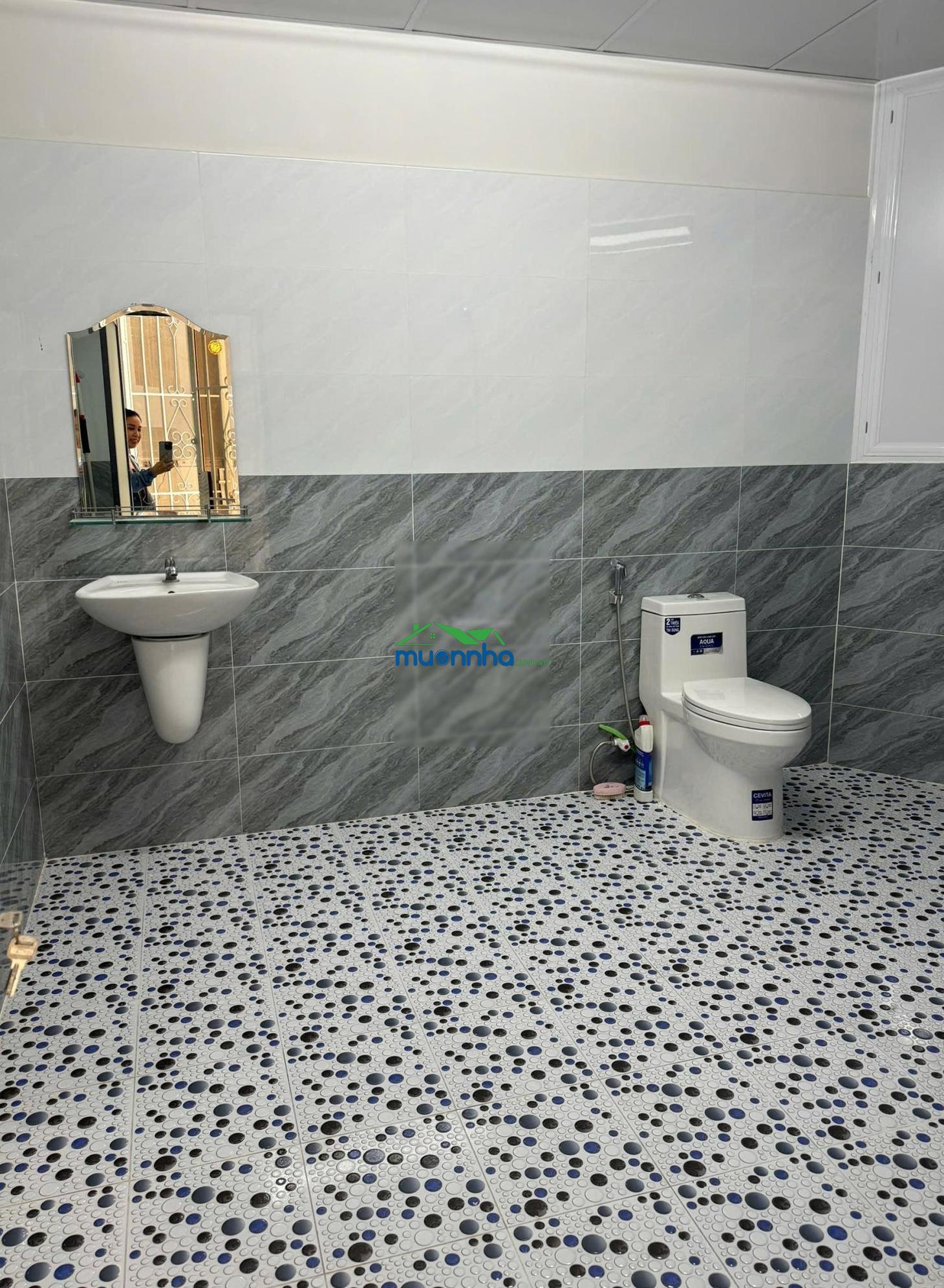 Nhà đẹp cần bán gấp thuộc phường đông hưng thuận q12 dt: 4 x 22m gác lửng giá bán: 4ty200tr - 2