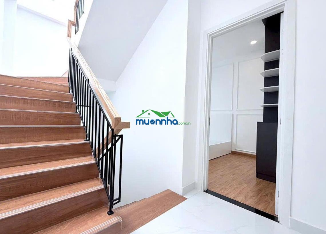 Bán nhà gấp - đường lạc long quân, p8, tân bình dt 6x11m cn 64m2 3 tầng mới, vị trí đẹp
