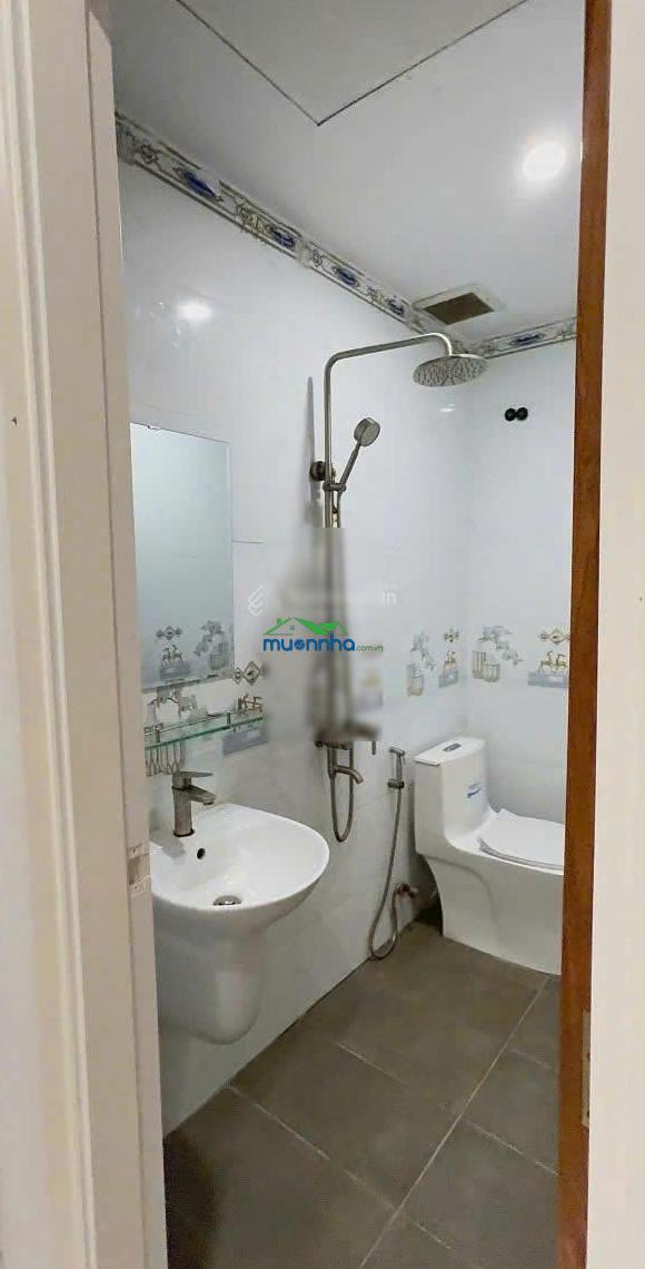 Bán căn nhà mới full nội thất, 4x8m ngay chợ, video thực tế, 1 trệt 1 lầu 2pn 2wc 755tr full giá - Ảnh 2
