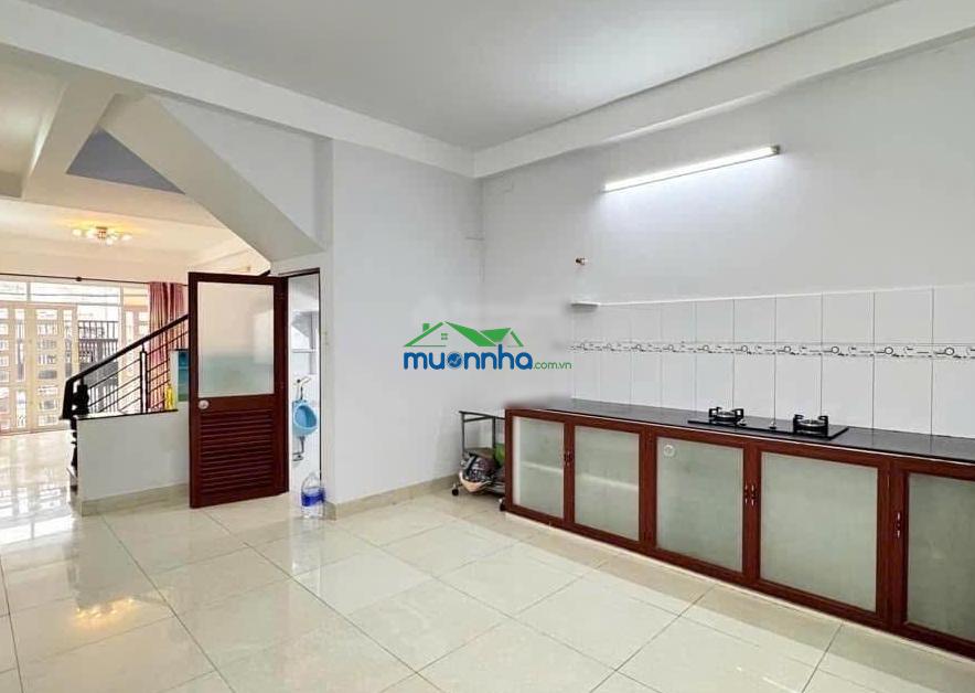 Giảm giá bán nhanh nhà lê quốc hưng - p13 - q4, gần chợ xóm chiếu. dt 75m2 đang cho thuê 22tr