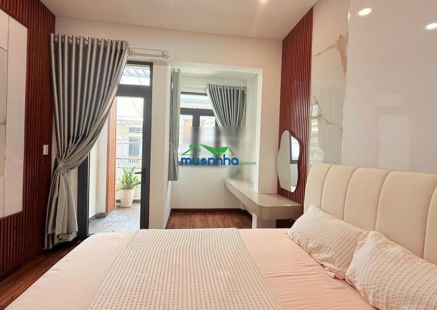 Ngay khu d - hẻm thông oto vào nhà (3.8 x 15m) vị trí kinh doanh được gần hàng xanh, giá chỉ 8,7 tỷ