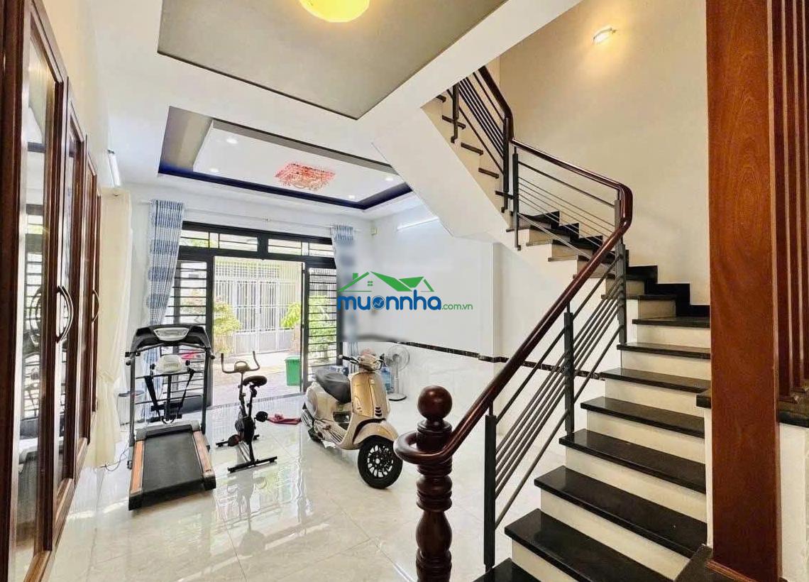 Nhà 82m2 đang cho thuê 30tr. đường oto lưu văn lang - bến thành - q1, gần chợ bến thành