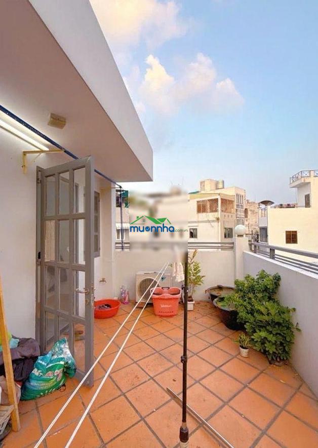 Bán nhà ngay sát mặt đường huỳnh văn bánh - 4pn -4wc . phú nhuận - 2