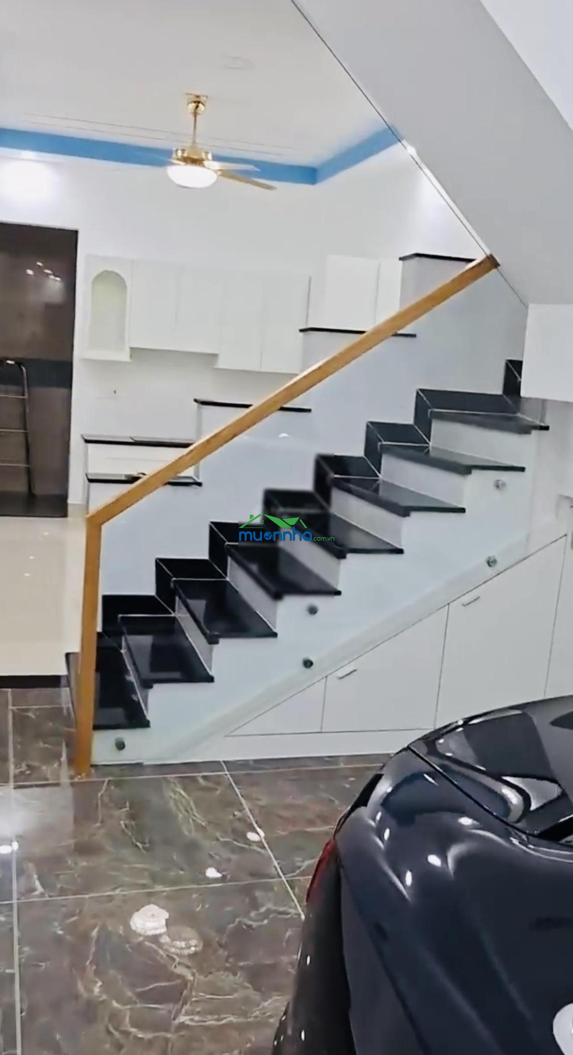 Chính chủ gửi nhà đẹp mới hoàn thiện đường thông xe ô tô phường bình trưng tây q2 cũ