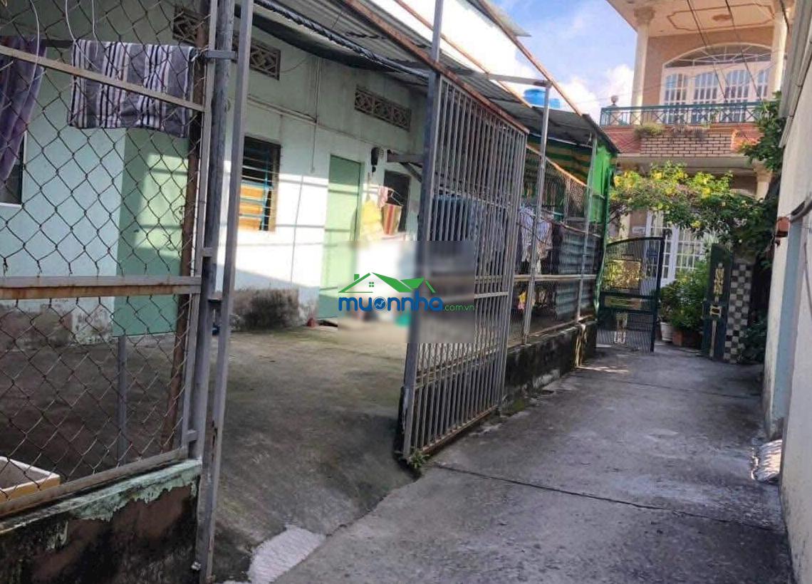 Bán gấp dãy trọ 4p dt 93m2 đối diện công viên xã bình chánh, sổ riêng, vay ngân hàng được. tn 7tr6