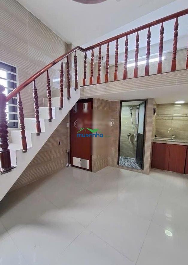 Bán gấp chdv 6 tầng lạc long quân ngang 7m