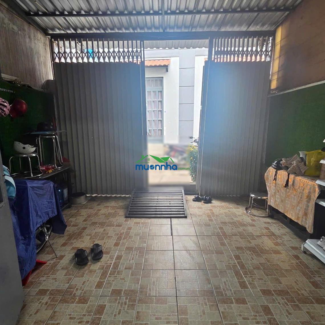 Bán đất tặng nhà cấp 4 còn sạch sẽ. diện tích: 4 x 20 nở hậu 4,2m. hẻm xe hơi đậu cửa. giá 6 tỷ x - 3