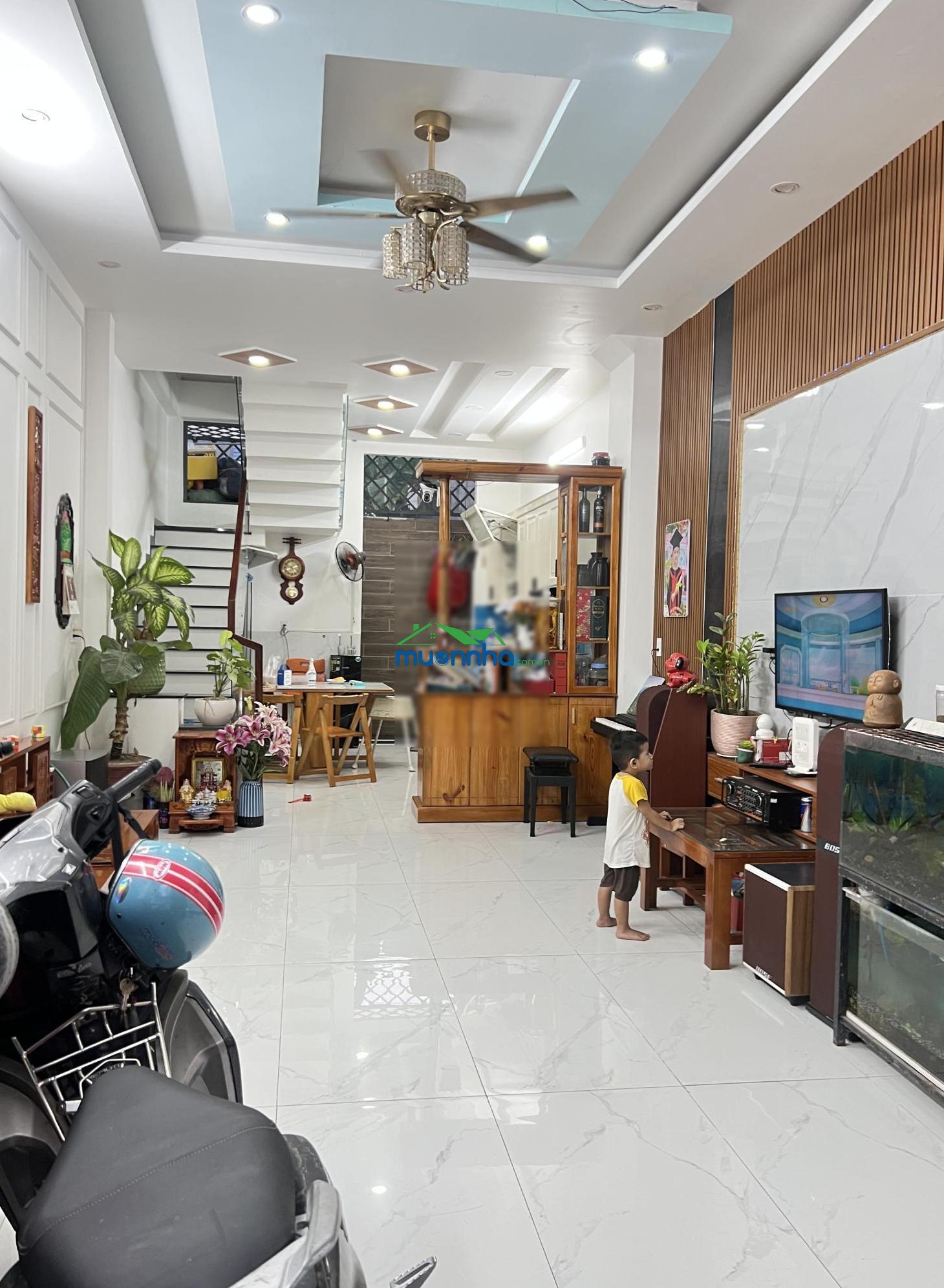 Nhà 3 tầng mới đối diện vila park hẻm xe hơi khu dân trí chủ cần bán gấp