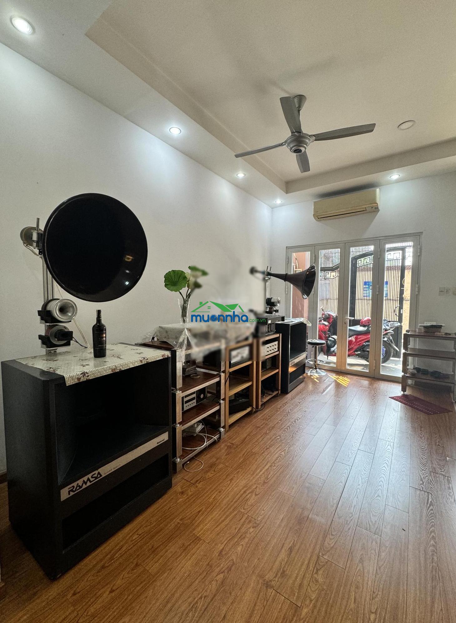 Bán nhà chính chủ hẻm xe hơi vào nhà 166/thích quảng đức, p4, phú nhuận. ngang 6,5 x 15,8, nhà xây