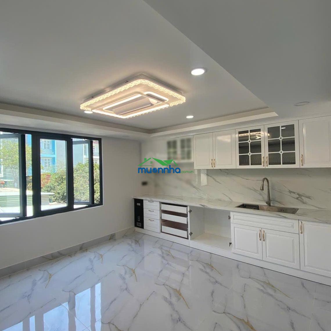Chinh chủ gửi bán căn nhà 1 lửng 2 lầu +sân. thượng gồm 4 phòng ngũ 5 tolet tổng diện tích sàn 149m