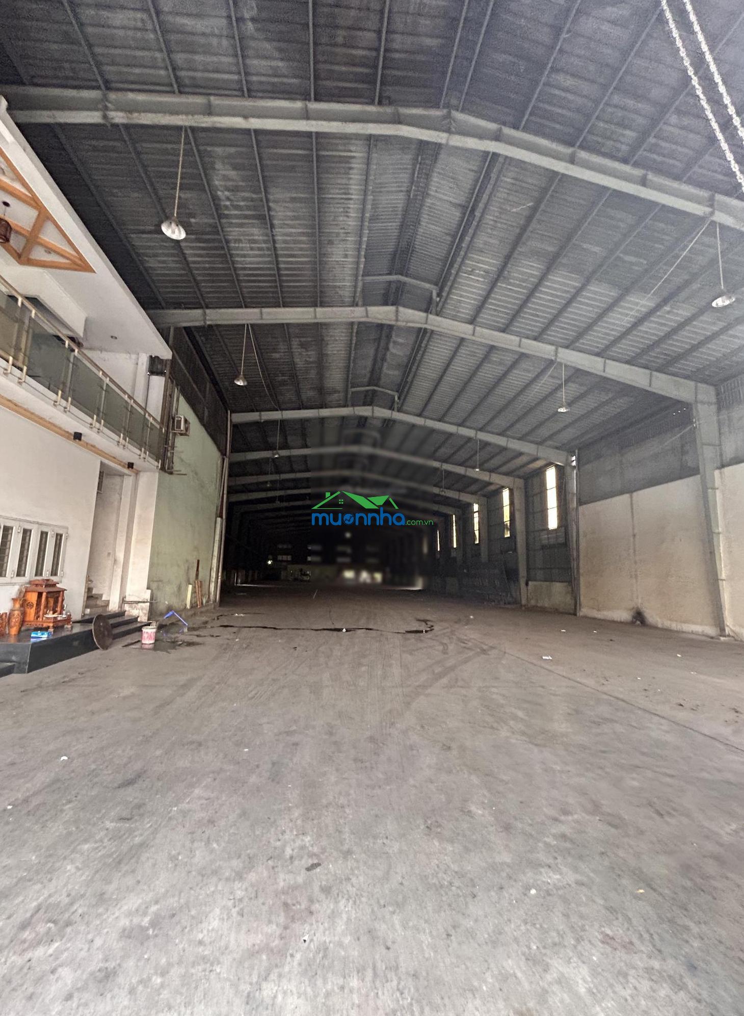 Cho thuê 2600m2 kho mặt tiền tân hiệp, tân uyên, bình dương