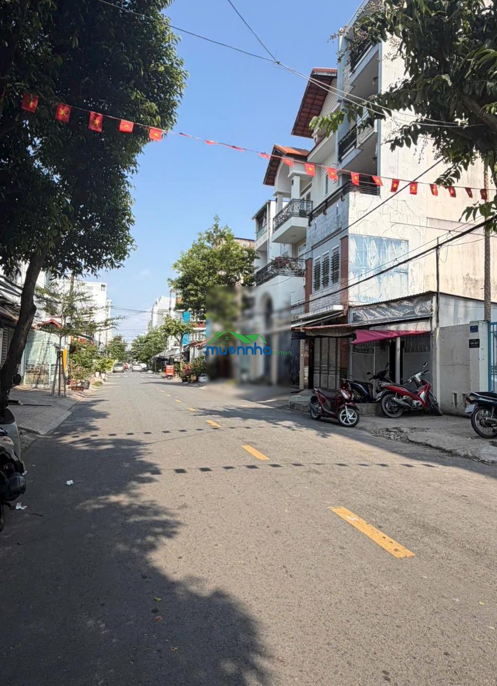 Nhà khu vip đường số 12m - quận 7 6 tầng - 7 phòng thang máy gara ô tô nhà thông minh