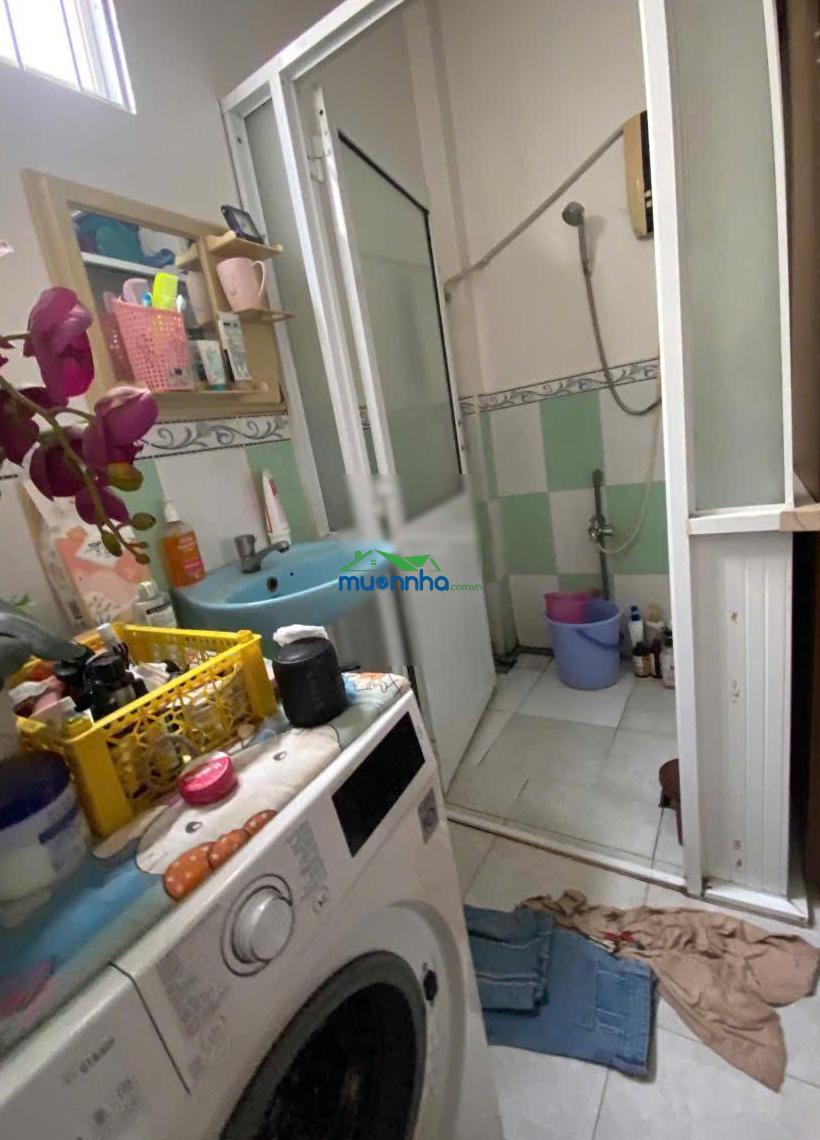 Bán nhà 2 tầng, hẻm xe máy, đường nguyễn thị định