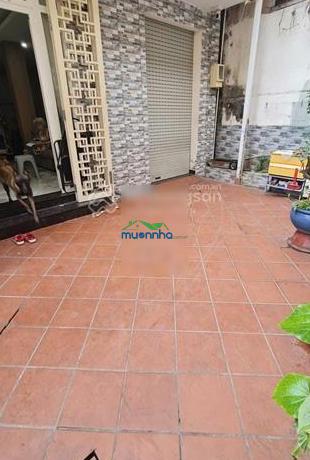 Hxh thông. 2 tầng. 50m² - 2pn. 2wc. có thêm sân rộng 21m. sát mặt tiền. ngay chợ bà chiểu