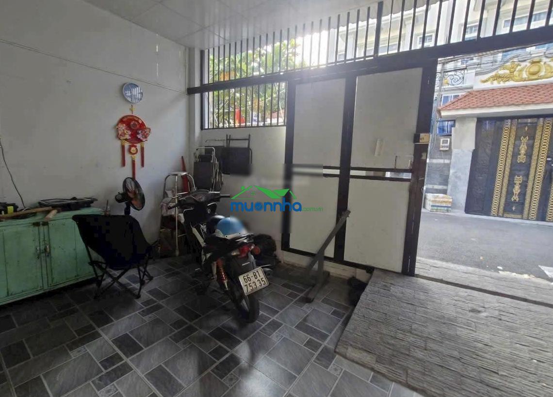 ** Bán nhà đường lý tế xuyên. phường hiệp bình linh đông cũ. hẻm nhựa xe hơi. nhà cấp 4 - 4