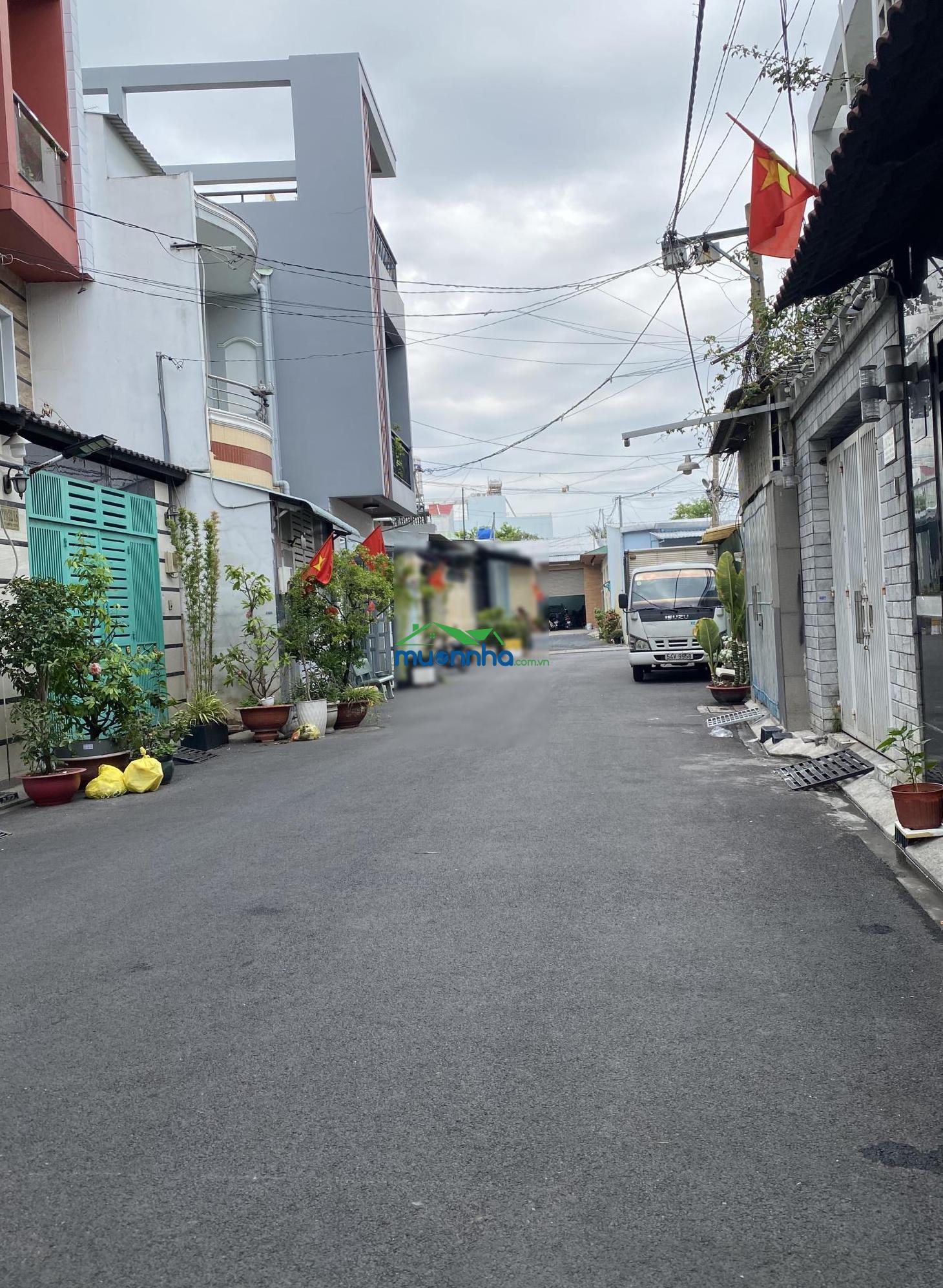 Gần đầm sen - hẻm xe tải thông, 3 tầng ngay tô hiệu - 4 x 13m - ở hay kinh doanh đều đỉnh chỉ 7x tl - 2