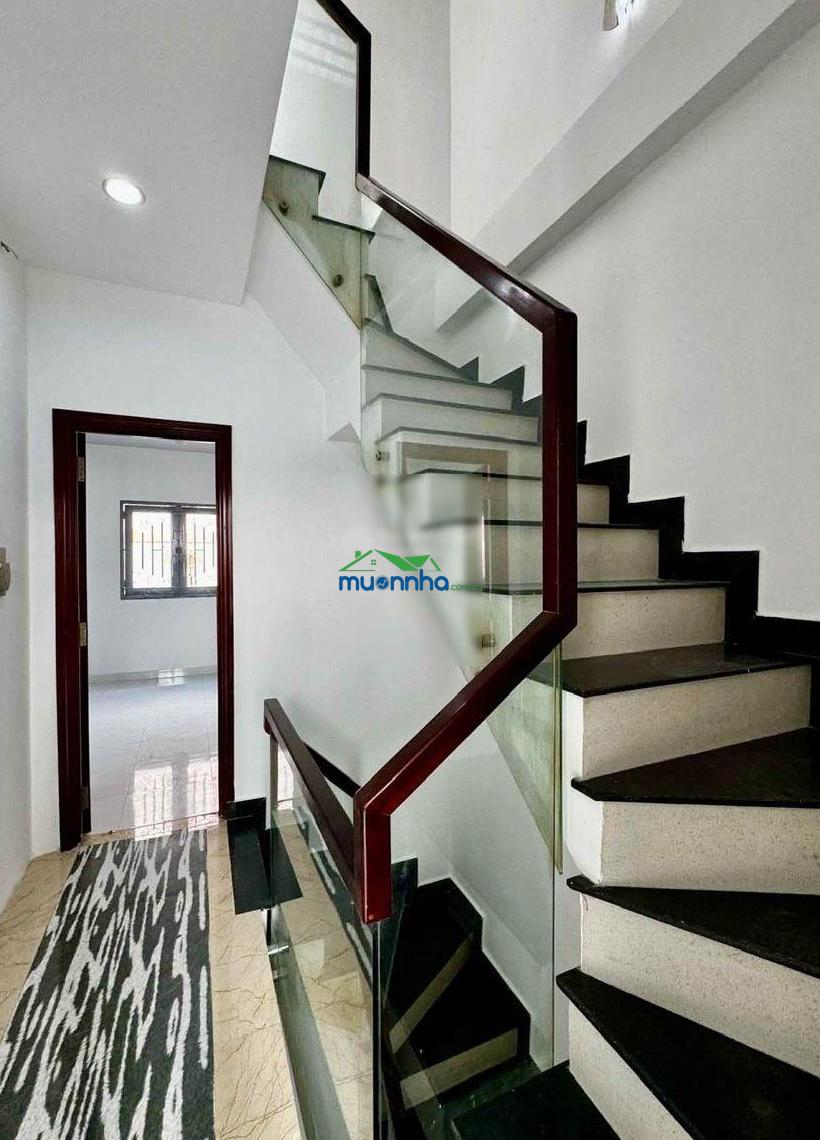 Nhà 3 tầng (6pn) cách 1 căn ra mặt tiền tân hòa đông - gần chợ phú lâm ngang 5,5 hẻm xe hơi đỗ
