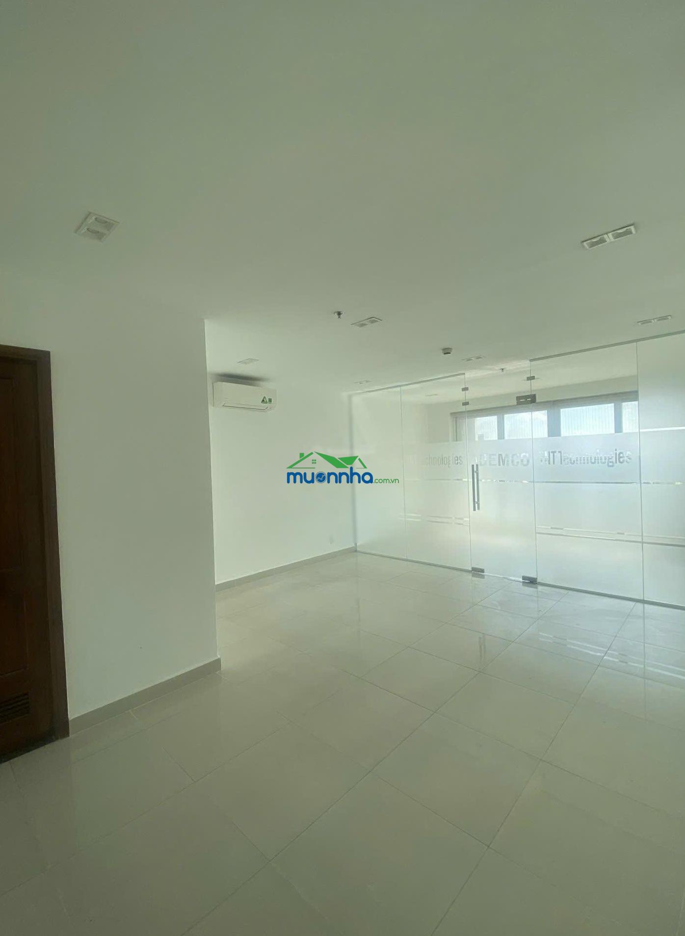 Chính chủ bán officetel-sky center, dt 48,63 m2, giá 4 tỷ vnđ tại phổ quang, tân bình