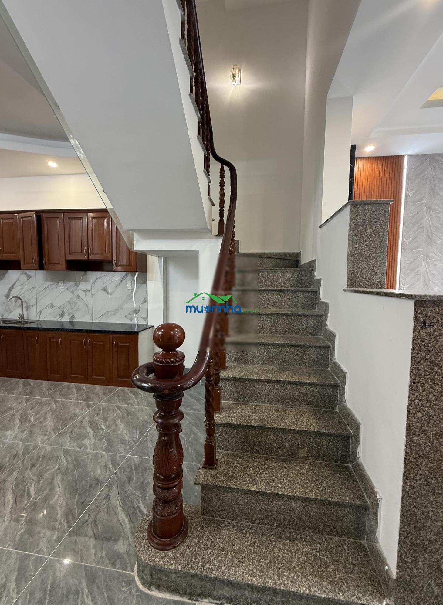 Giá tốt. nhà 2 lầu hẻm 7m - dt 4.5mx17m - gần hà huy giáp - ngã tư ga - khu vip cao cấp. sân xe hơi - 3