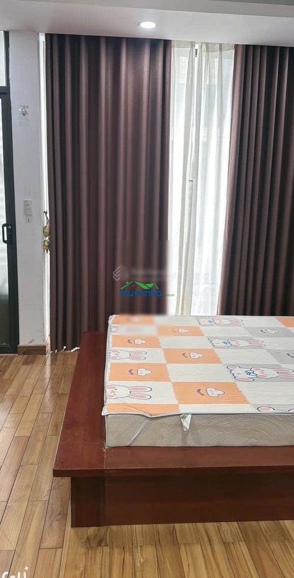 Mặt tiền hiện đại 5 tầng kính cường lực full nhà sang trọng từng chi tiết