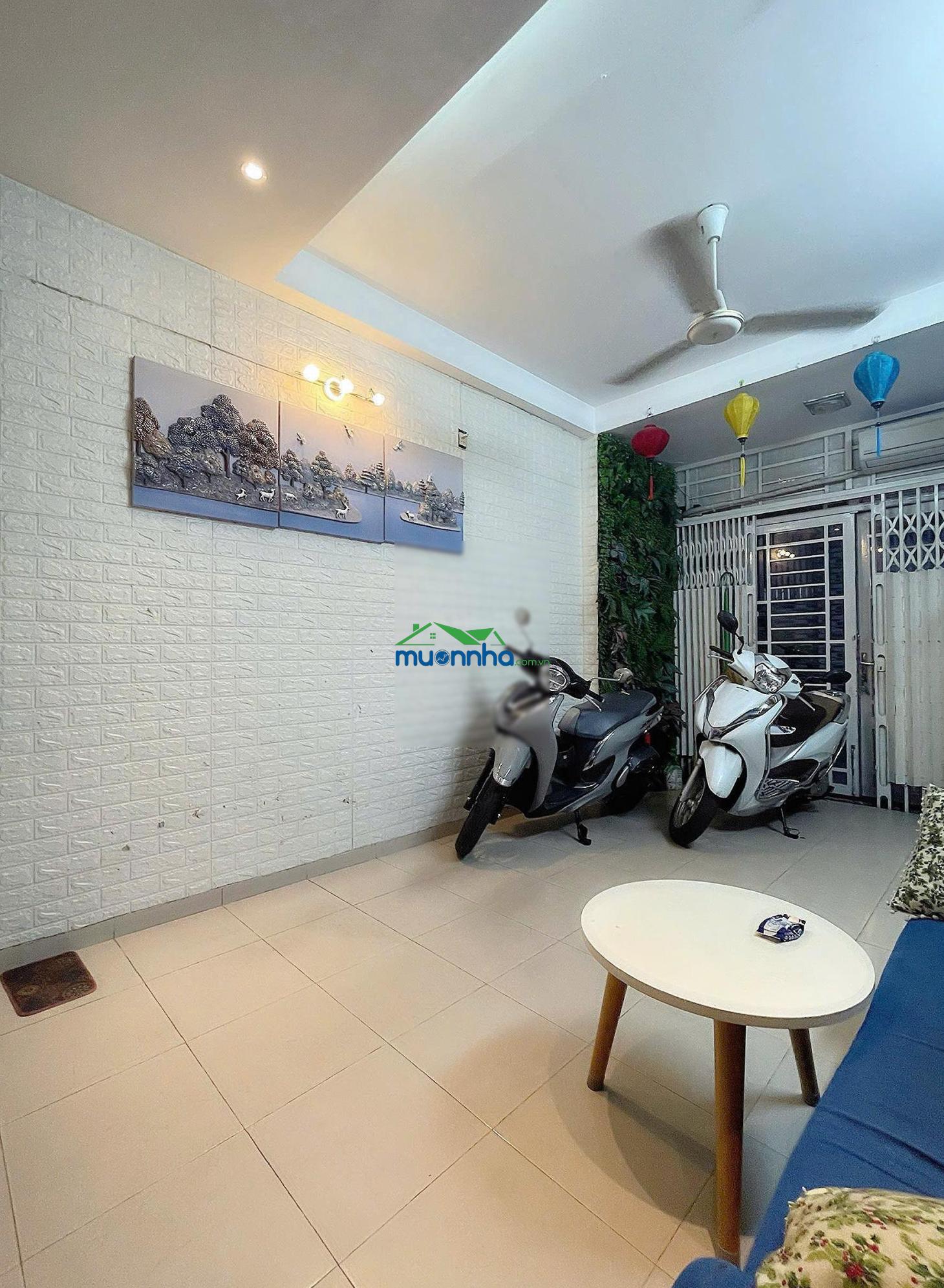 Cần bán gấp nhà gần sân bay tân sơn nhất, 6,15 tỷ - cách mạng tháng 8 - 1 trệt 2 lầu 1 sân thượng