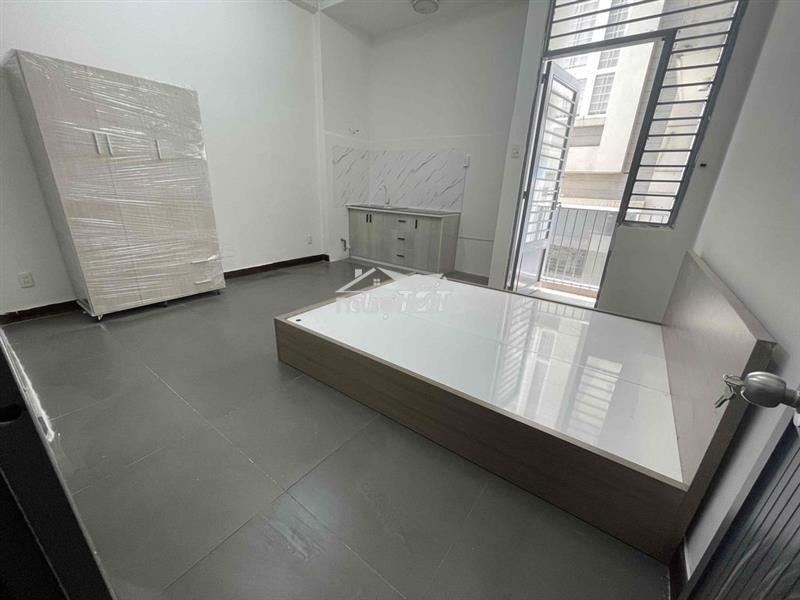 Phòng ban công ngay 115/31 nguyễn văn quá