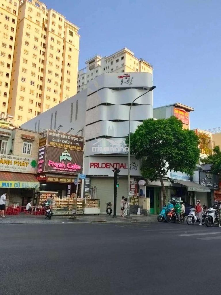 Cho thuê nhà nguyên căn góc, view bật thương hiệu tại quận tân phú