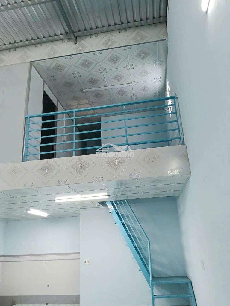 Nhà trống suốt 120m2 - 2