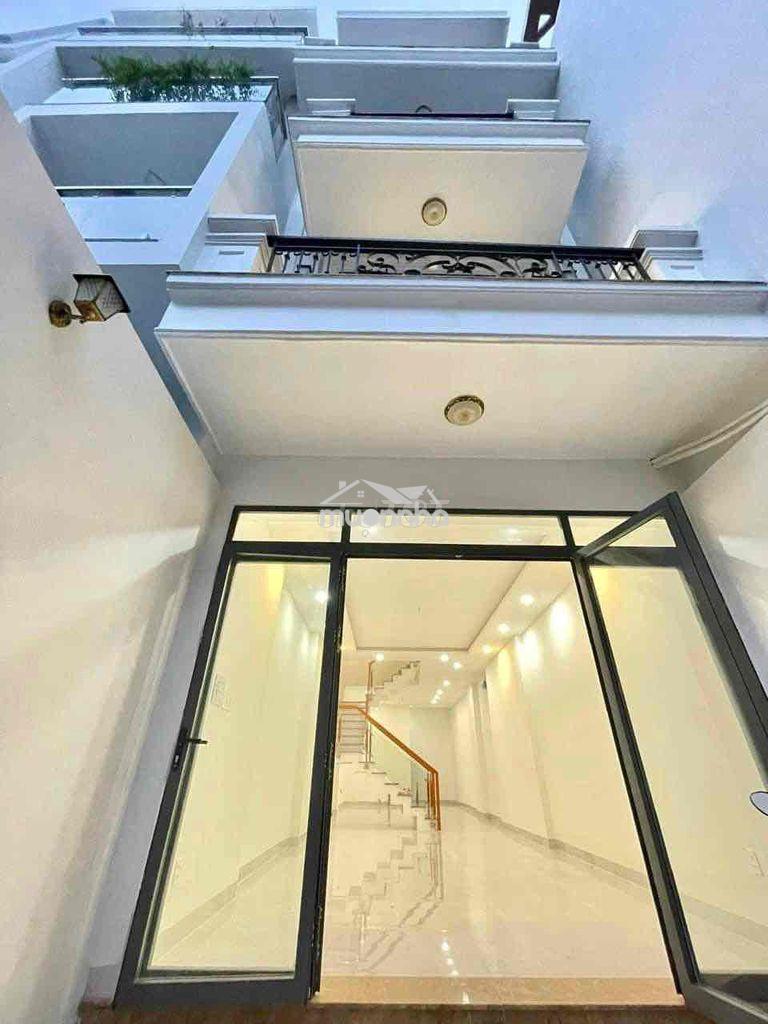 Nhà mới xây lung linh- mới mua chưa ở.