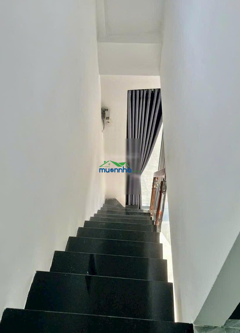 2.8 tỷ có nhà đẹp sổ hồng riêng, đường kha vạn cân, trung tâm thủ đức