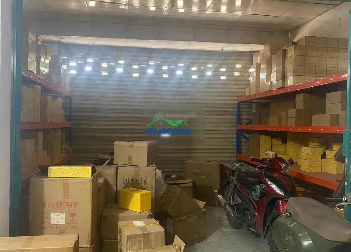 Nhà 10x20m, mặt tiền đường nhựa 1/tô ký ngay phòng công chứng đất việt