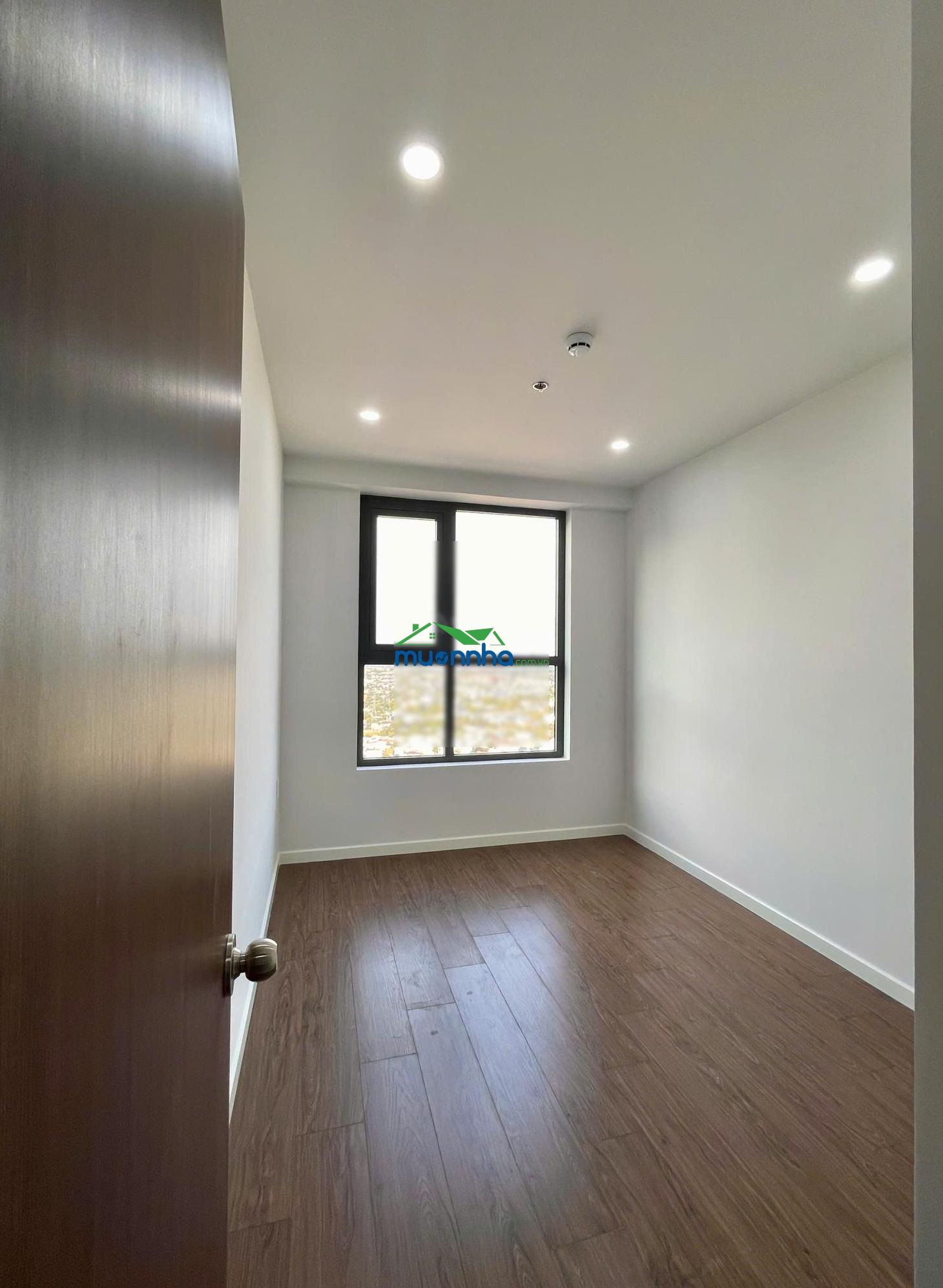 Chính chủ - căn hộ 2pn - 2wc (mới 100%) view landmark 81 - sát làng đh giá chỉ 6.2tr/th - 2