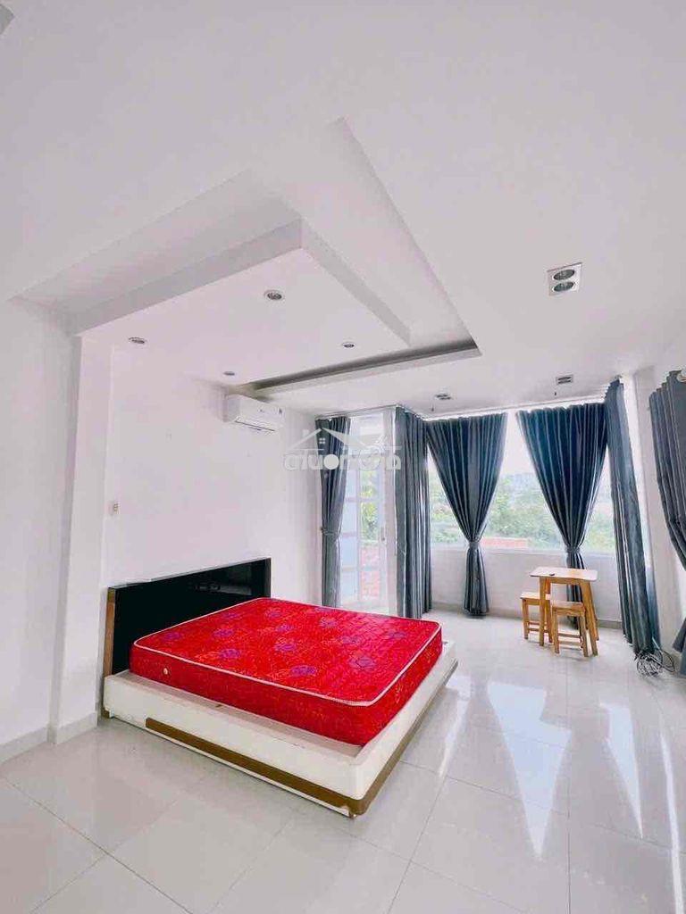 Độc bản căn hộ 1pn 60m2 cao cấp ban công ngay vòng xoay dân chu