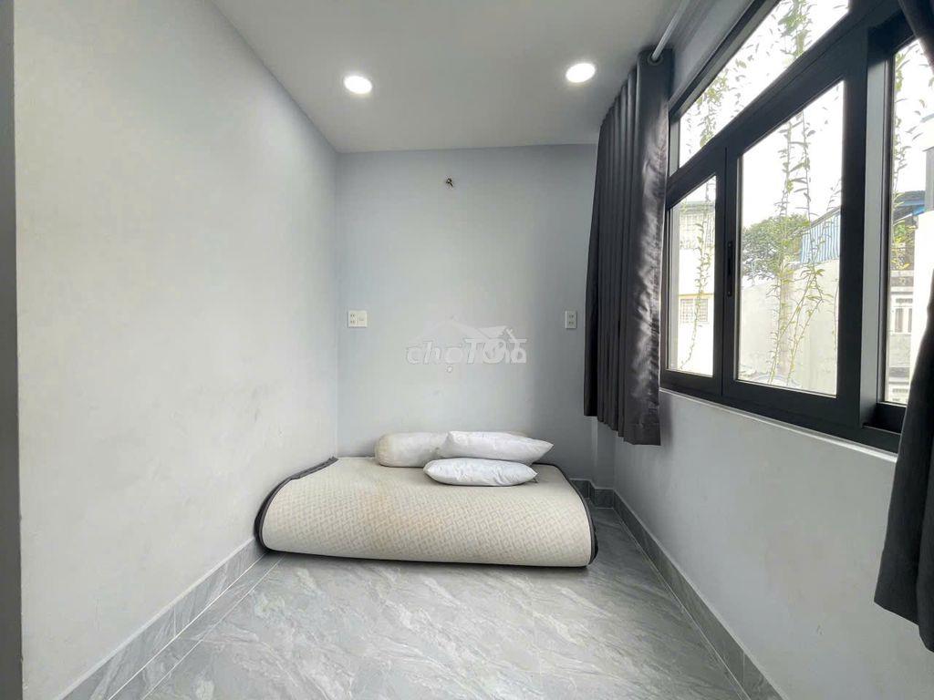 Phòng mới cửa sổ lớn tại hoàng sa quận 3 giá 4tr/tháng giờ tự do  - 2