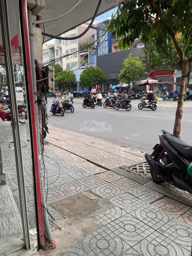 Cho thuê mặt bằng đường cách mạng tháng 8, tân bình ( có vỉa hè) - 4
