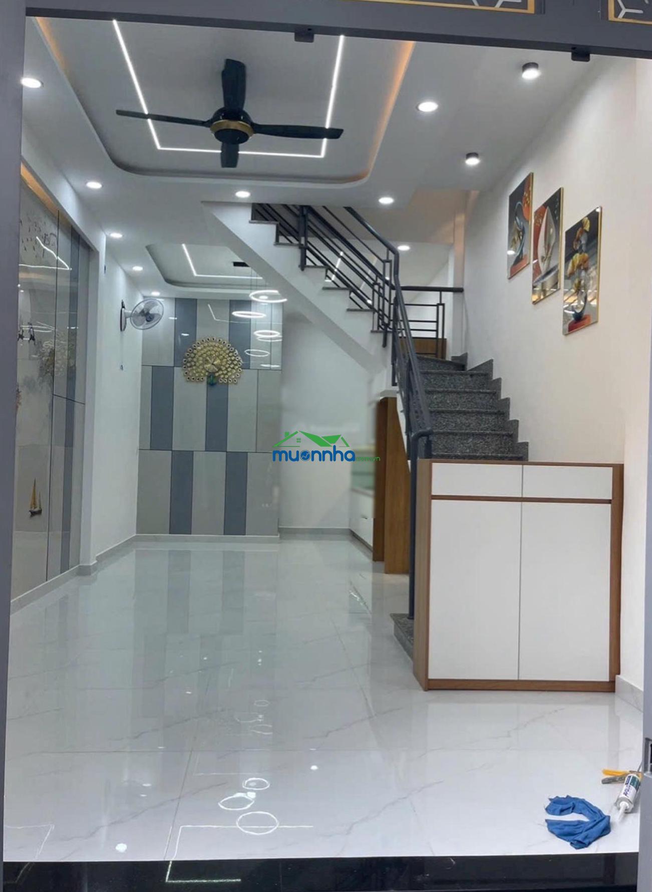 Nhà 2 tầng- 4x10m-5 tỷ nhỉnh- sát ngã 4 bốn xã - bình hưng hoà