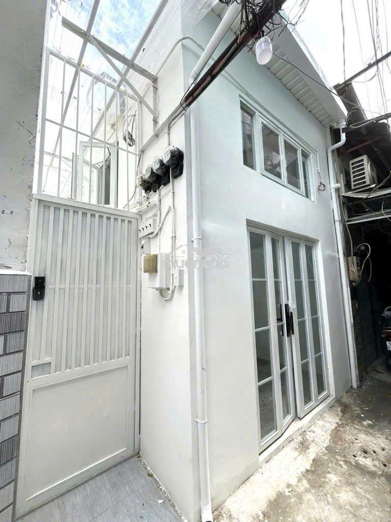 1 trệt 1 gác lửng có nội thất giá rẻ ngay gần lotte và cầu kênh tẻ q7