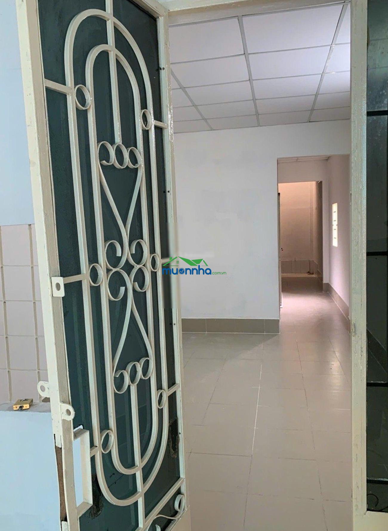 Tên lửa kế tỉnh lộ 10 3 tầng 76m2 nở hậu giá chỉ hơn 5ty