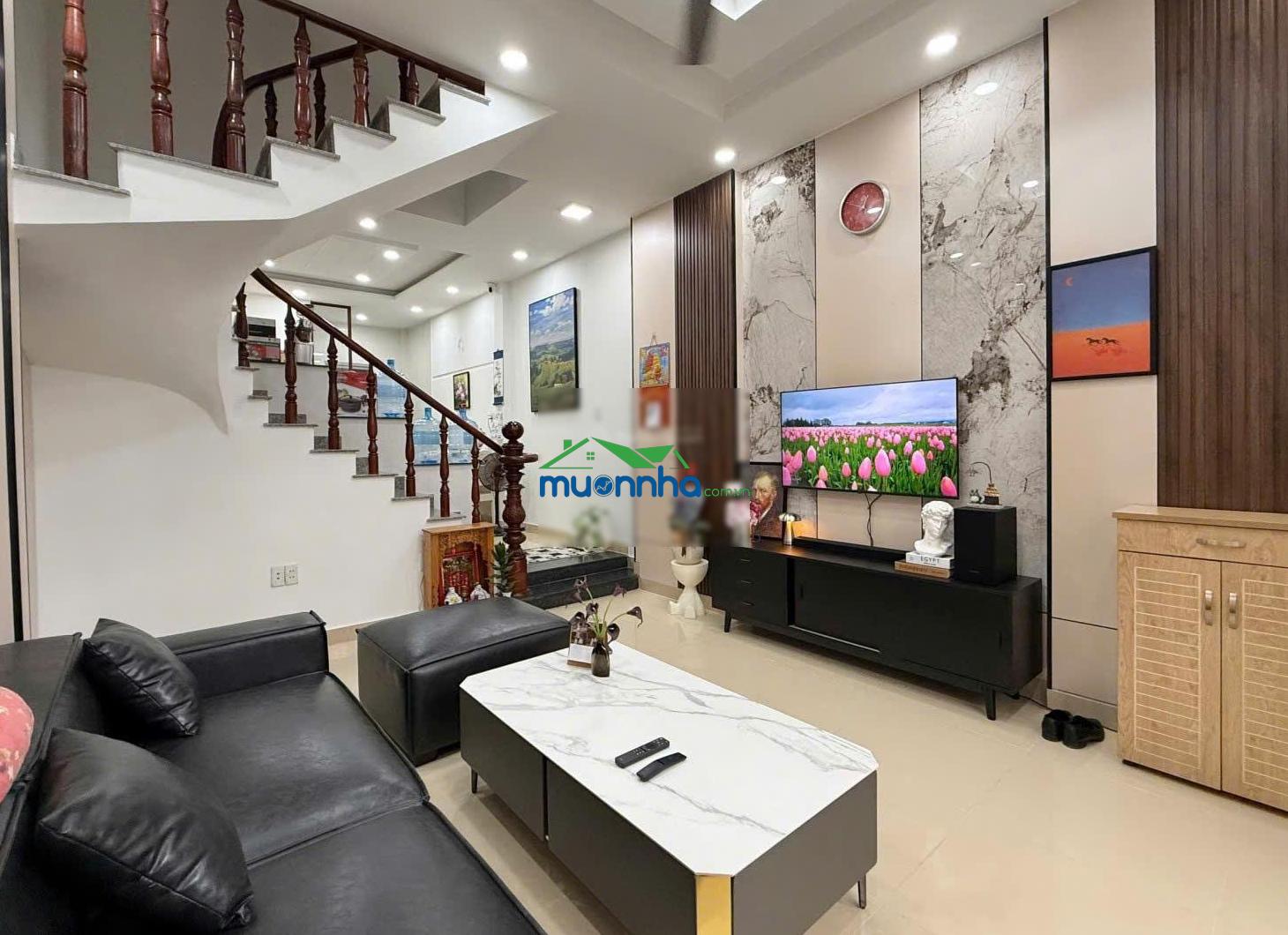 Hàng hiếm tại quốc lộ 13 - 7,5 tỷ - 4 x 13 - 3 tầng - 3