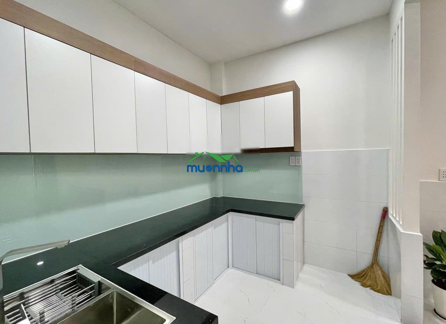 Nhà mới đẹp bình thạnh - ngay học viện cán bộ - hẻm 1 trục sát mt - 2 tầng 2pn 3wc - chỉ 4.779 - 2