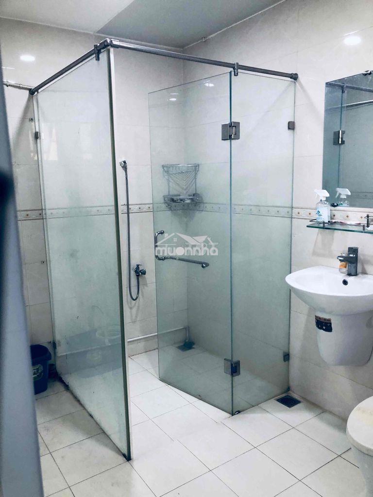 Phingf trọ 45m2 tầng căn góc 2 mặt tiền . có ban công . tầng 1 .