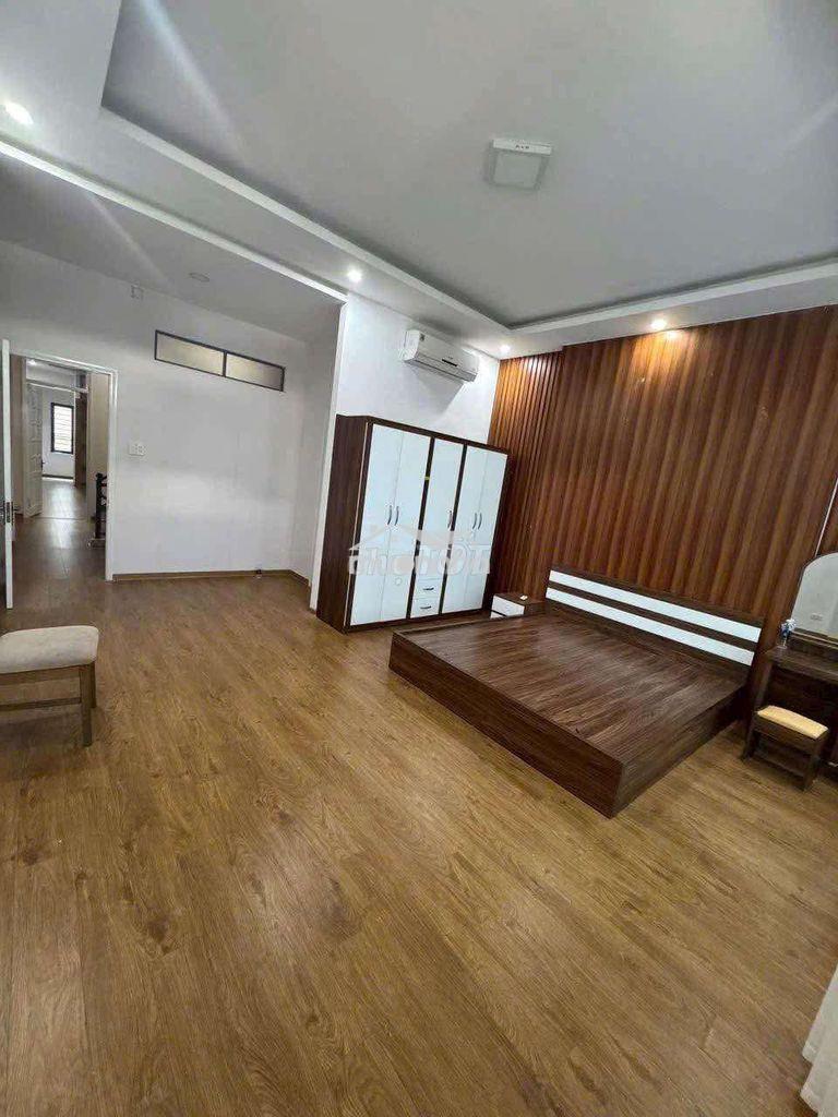 🏡 Cho thuê nhà 2 tầng mt hoàng sỹ khải