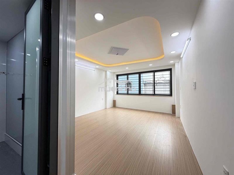 Cho thuê studio mới xây full nội thất, cửa sổ trời đón nắng