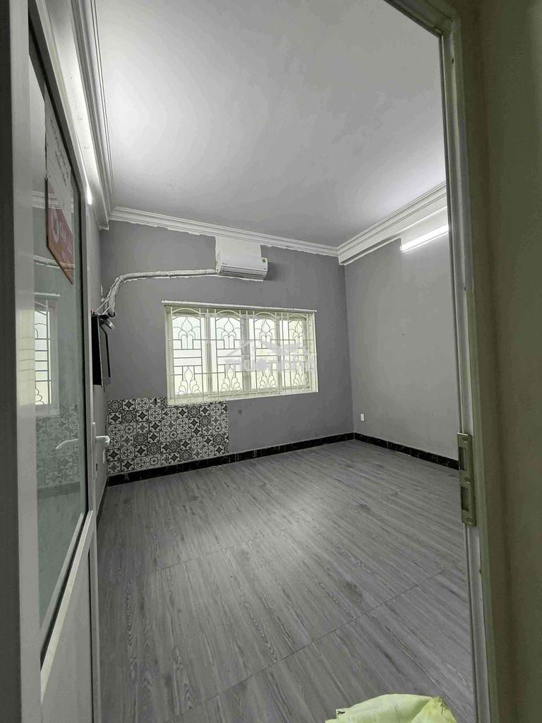 Phòng cho thuê có sẵn máy lạnh bao điện nước - 2
