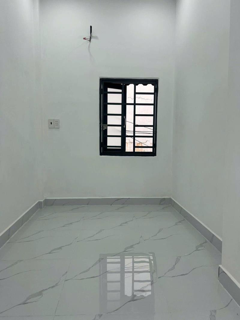 Bán nhà 30m² sử dụng - 2 tầng - hẻm thông ra đường lớn kha vạn cân - sát cạnh chợ thủ đức - 3