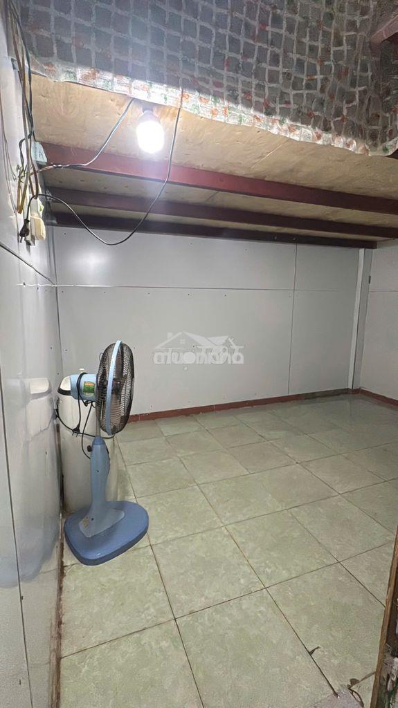 Phòng máy lạnh  có gác bình thạnh giờ tự do - Ảnh 4
