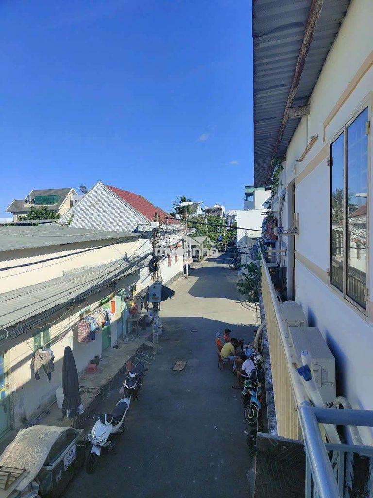Nhà hẻm xe hơi, trệt lầu ở lê văn lương nhơn đức nhà bè