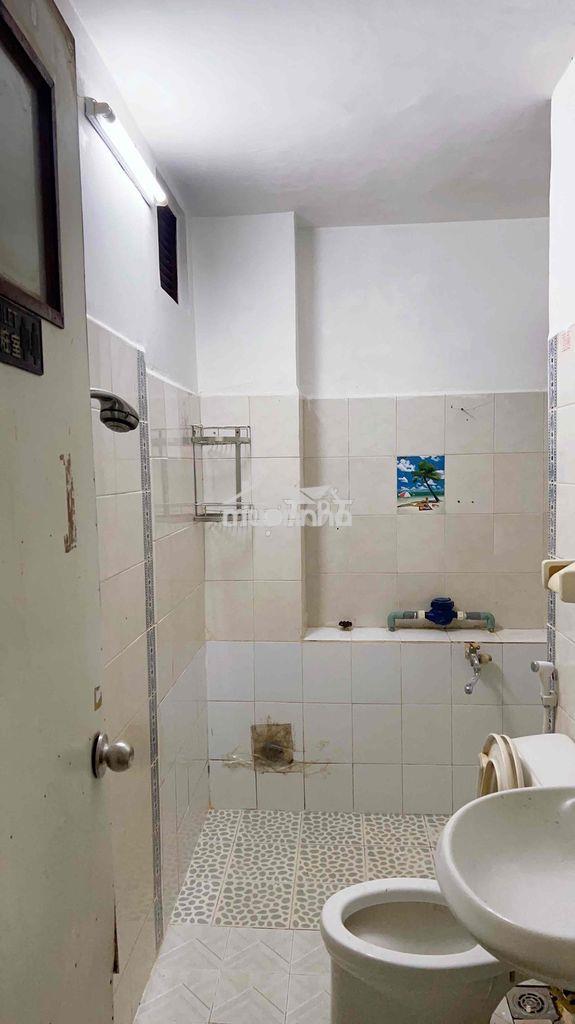 Cho thuê phòng trọ quận 5 - toilet riêng - chỗ nấu ăn riêng - lầu 1 - 3