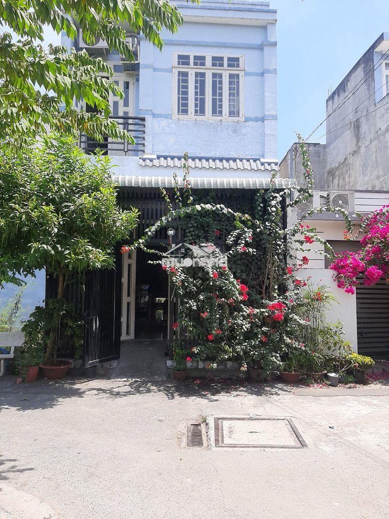 Cô bình bán căn nhà 1 lầu mặt đường kinh doanh buôn bán , sổ riêng