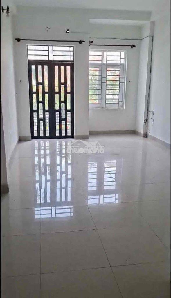 Cho thuê nhà 3 tầng mặt phố kinh doanh buôn bán tấp nập